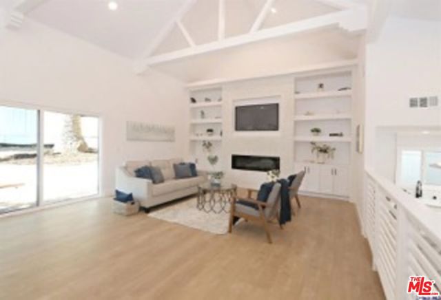 10517 Cheviot Drive, Los Angeles CA: https://media.crmls.org/mediaz/3bdf1ede-0be1-4426-878c-c5461963eaab.jpg
