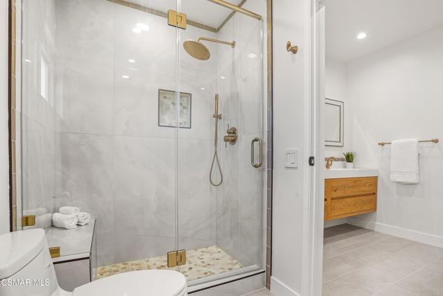 863 Falmouth Street, Thousand Oaks CA: https://media.crmls.org/mediaz/3bdf260f-9d6e-420e-a62a-cab9ffe2199d.jpg