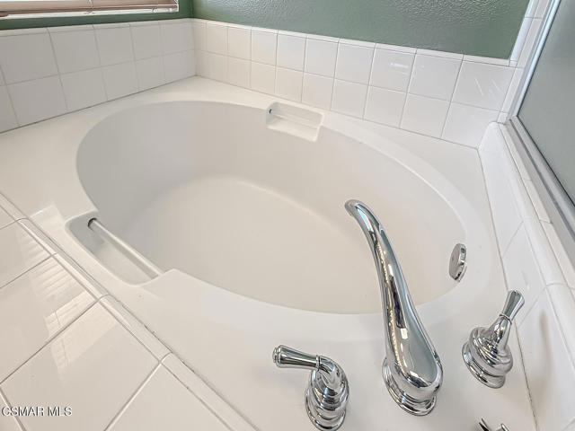 2511 Aurora Lane, Simi Valley CA: https://media.crmls.org/mediaz/3bdf354b-46f7-4392-a28e-5a64aa204d65.jpg