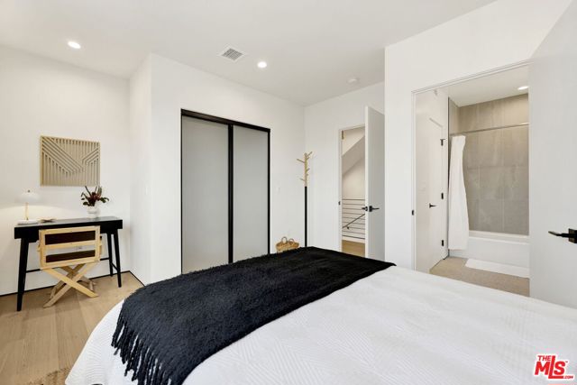 5868 Saturn Street, Los Angeles CA: https://media.crmls.org/mediaz/3bdf36f3-b50b-48cd-b00c-6e0aaee7e66d.jpg