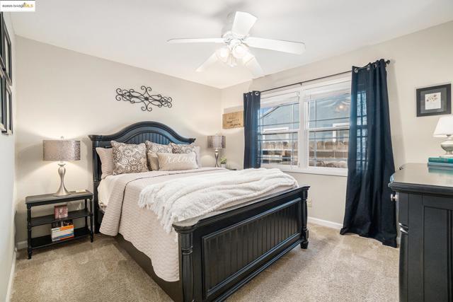 210 Delta Ave, Brentwood CA: https://media.crmls.org/mediaz/3be032ef-58f5-4b53-8134-661dfc8d521d.jpg