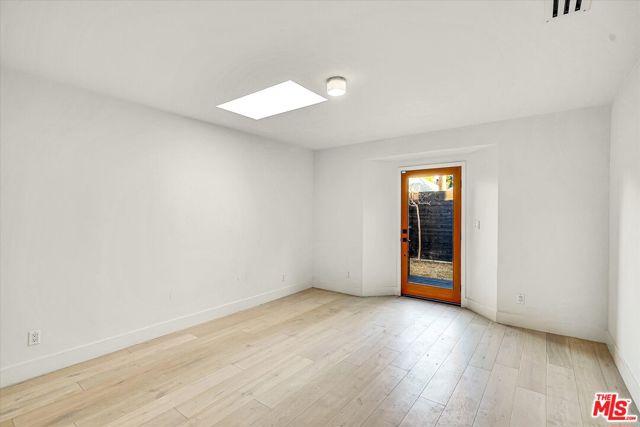 4122 S Bronson Avenue, Los Angeles CA: https://media.crmls.org/mediaz/3be14566-0daf-4b4a-b522-19d09df419bc.jpg