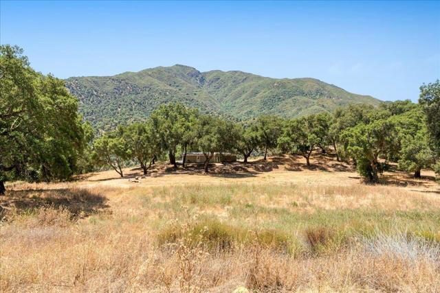 47292 Arroyo Seco Road, Greenfield CA: https://media.crmls.org/mediaz/3be1c288-0d32-4291-af68-2730e0d51d1d.jpg