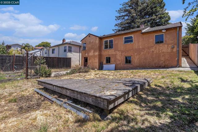 18367 Apricot Way, Castro Valley CA: https://media.crmls.org/mediaz/3be2f026-2394-4ee9-9ef2-308609352623.jpg