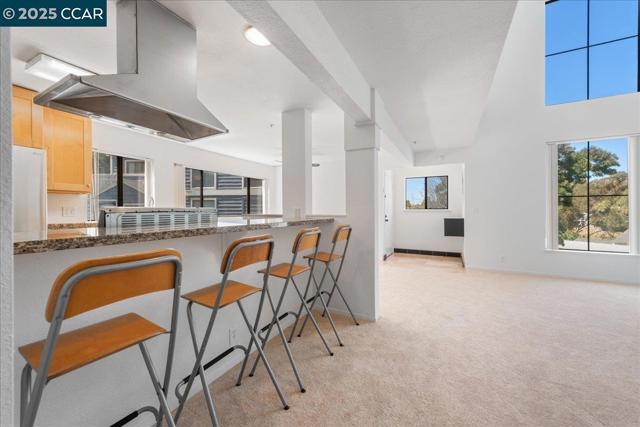 219 Sea Crest Cir, Vallejo CA: https://media.crmls.org/mediaz/3be2f8dc-7936-4cf4-ad0e-d30518ecd3ab.jpg