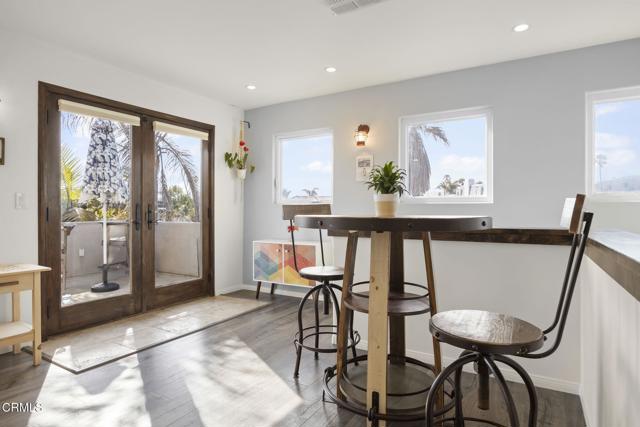 2149 Monmouth Drive, Ventura CA: https://media.crmls.org/mediaz/3be31fb2-d7ed-4a47-bc77-0e0033d4877b.jpg