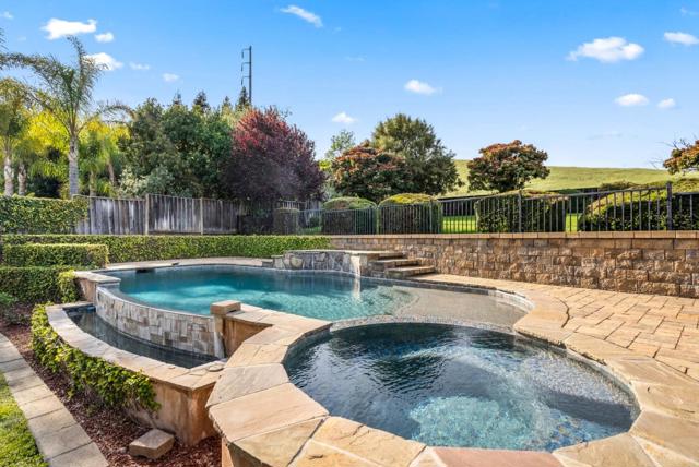 16453 Kings Canyon Court, Morgan Hill CA: https://media.crmls.org/mediaz/3be5597f-67e8-4c1d-8b55-ff833a8f487f.jpg