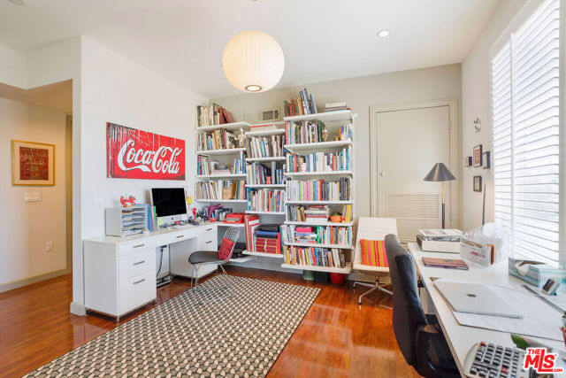 10930 National Boulevard, Los Angeles CA: https://media.crmls.org/mediaz/3be5cddd-6ca2-451e-8d68-72c3734bf369.jpg