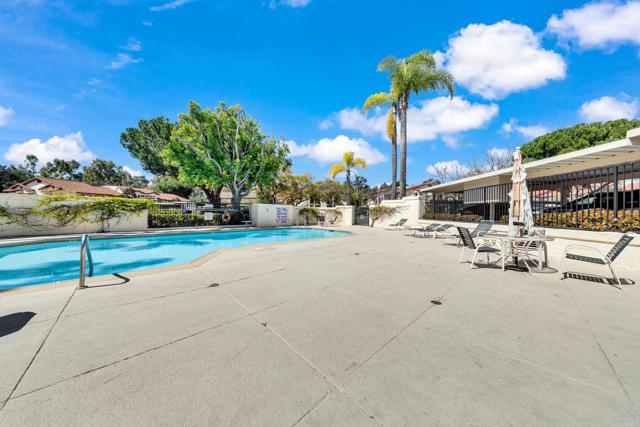 4040 Porte La Paz, San Diego CA: https://media.crmls.org/mediaz/3be62e0f-ae57-4c5c-8166-65ca9459e821.jpg