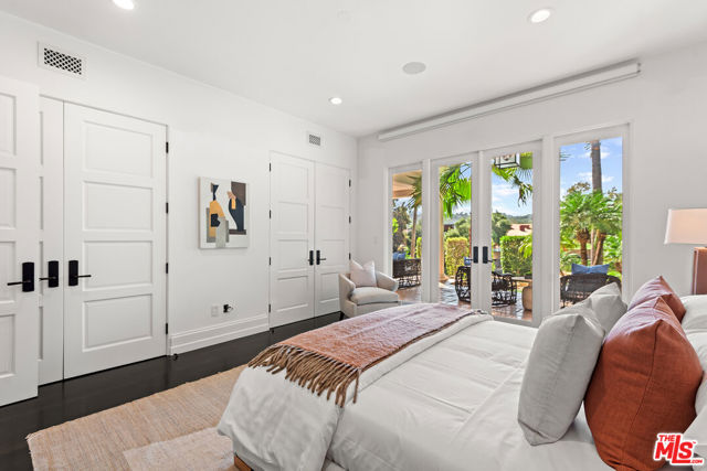 9928 Toluca Lake Avenue, Toluca Lake CA: https://media.crmls.org/mediaz/3be66ca3-8988-4329-8822-418668697d6d.jpg