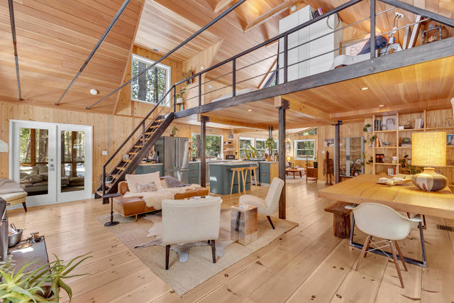 26299 Tahquitz Drive, Idyllwild CA: https://media.crmls.org/mediaz/3be6c779-dd76-4a57-bd3b-f6dee6ac027d.jpg