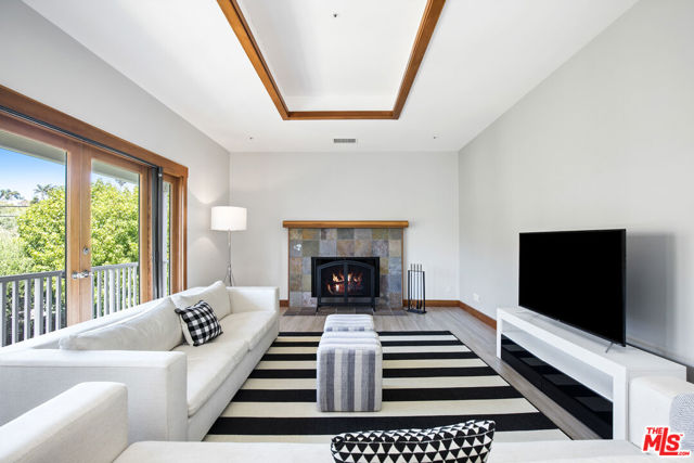30362 Morning View Drive, Malibu CA: https://media.crmls.org/mediaz/3be97c39-748d-484f-aa27-5e0b3a9f85e4.jpg