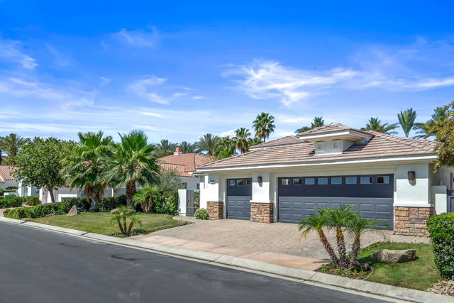 80030 Via Valerosa, La Quinta CA: https://media.crmls.org/mediaz/3be97e27-62a2-4ac9-b93c-94b003ab78b7.jpg