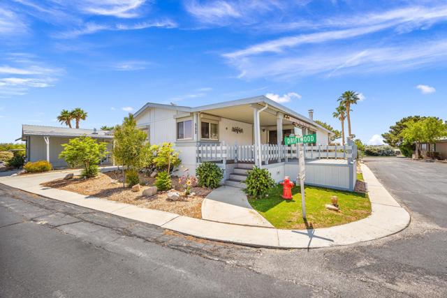 74711 Dillon Road, Desert Hot Springs CA: https://media.crmls.org/mediaz/3be9c112-e40f-422f-8ffc-58088ca72e1e.jpg
