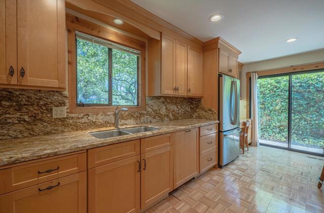 20 Woodside Place, Carmel Valley CA: https://media.crmls.org/mediaz/3bebae40-cca0-4433-bf17-2b507d2b70c0.jpg