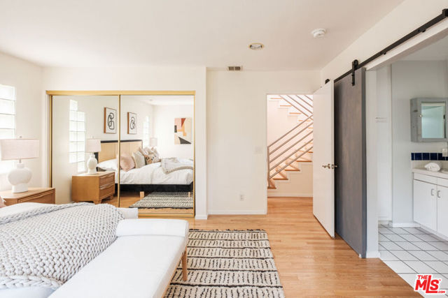 980 Oneonta Drive, Los Angeles CA: https://media.crmls.org/mediaz/3bebbcd9-933c-41ac-b016-801531f5dbc2.jpg