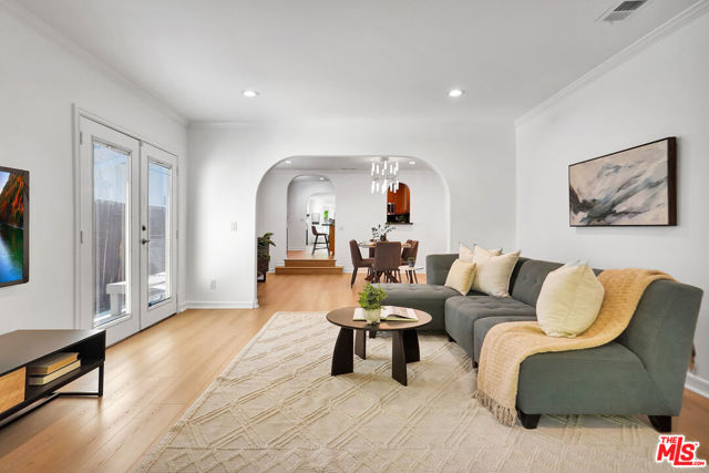4476 Calhoun Avenue, Sherman Oaks CA: https://media.crmls.org/mediaz/3bec2482-2fd8-4f87-b14b-0f86a0a44331.jpg