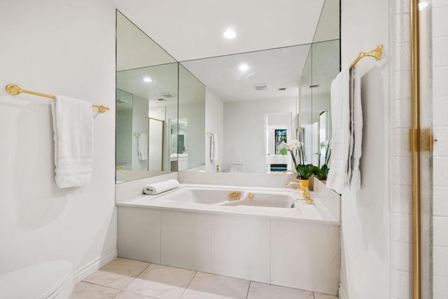 10605 Wimbledon Drive, Rancho Mirage CA: https://media.crmls.org/mediaz/3bec3fde-5841-47ee-b317-610af8788c06.jpg