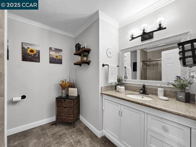 14 Mt Eden Pl, Clayton CA: https://media.crmls.org/mediaz/3bec75fc-f9be-45ba-90e3-ea3683e8e6ab.jpg