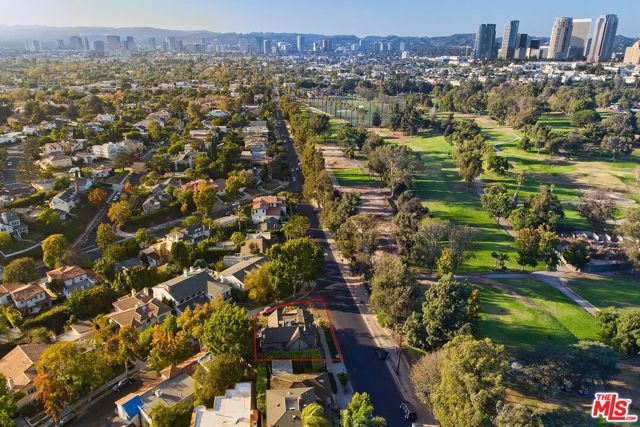 2653 PATRICIA Avenue, Los Angeles CA: https://media.crmls.org/mediaz/3bec7eaa-8137-49f9-b5c9-d45e24bf2d5c.jpg