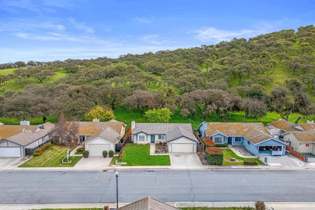 46315 Pine Meadow Drive, King City CA: https://media.crmls.org/mediaz/3bedee6f-2437-4318-9174-bf9b01e73262.jpg