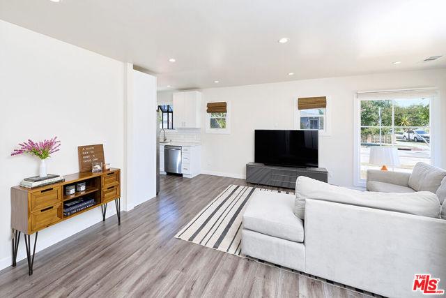 3653 Falcon Avenue, Long Beach CA: https://media.crmls.org/mediaz/3bee1384-80dd-4b78-8d3c-08170f7e5484.jpg