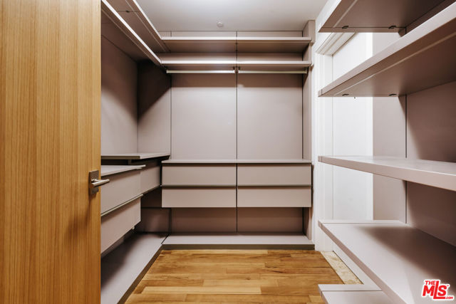 1 W Century Drive, Los Angeles CA: https://media.crmls.org/mediaz/3bee261e-6431-4d9f-94e5-2557efb624ea.jpg