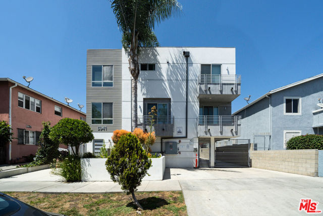 5941 Barton Avenue, Los Angeles CA: https://media.crmls.org/mediaz/3beed94b-2cfb-4054-baec-c9ef52b0bf49.jpg