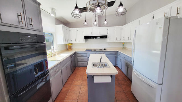 34610 Branding Iron Lane, Thousand Palms CA: https://media.crmls.org/mediaz/3bef0ce1-9163-4167-9e8a-badee2ab4b2b.jpg