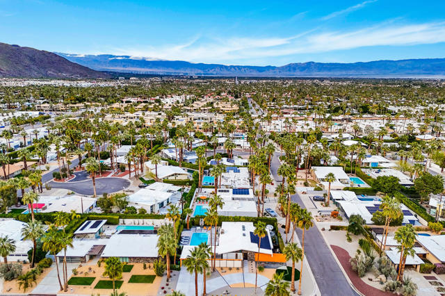 Image 46 of 83 For 992 La Jolla Road