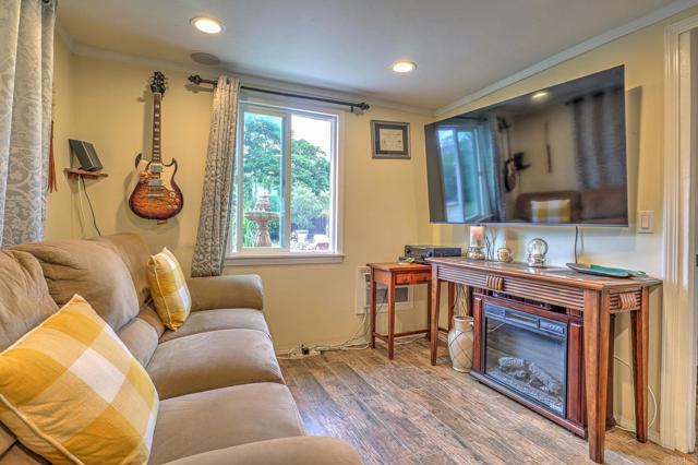 123 N Hayden Dr, Escondido CA: https://media.crmls.org/mediaz/3bef8597-fa4b-4812-ba1f-c4490086391f.jpg