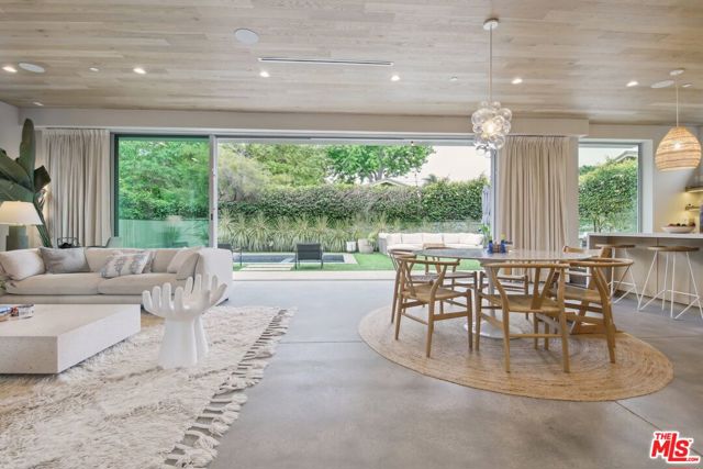 1310 Preston Way, Venice CA: https://media.crmls.org/mediaz/3bf11407-a863-487f-bd95-b9f257cdd7fb.jpg