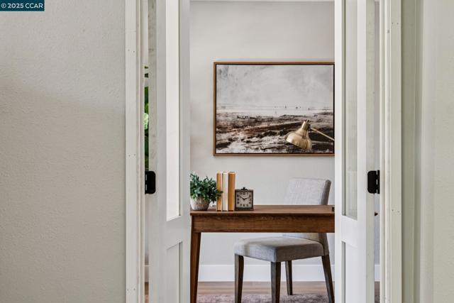 1736 Golden Rain Rd, Walnut Creek CA: https://media.crmls.org/mediaz/3bf133f4-08d7-4530-bcdf-6a94b5bda496.jpg