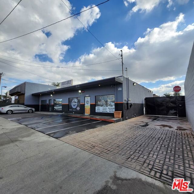2446 2452 Durfee Avenue, El Monte CA: https://media.crmls.org/mediaz/3bf13974-4521-46ce-a59d-eeab2175ff63.jpg