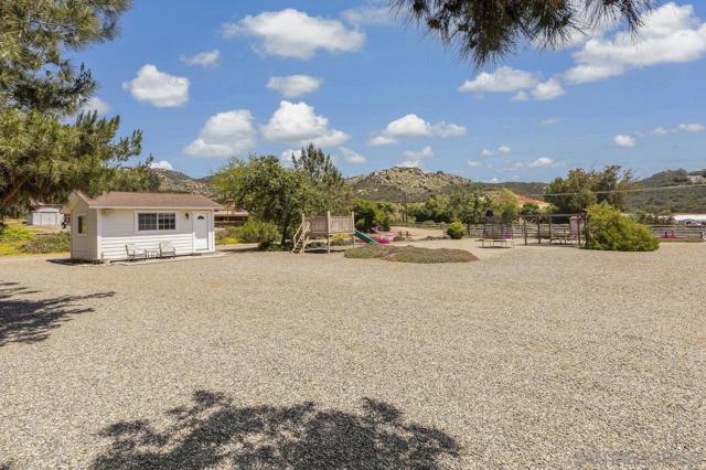 3232 N Twin Oaks Valley Rd, San Marcos CA: https://media.crmls.org/mediaz/3bf16993-9824-48d8-87d1-1070832ea380.jpg