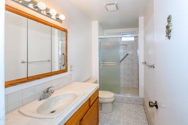 2060 Olga Street, Oxnard CA: https://media.crmls.org/mediaz/3bf1a1dc-48c8-4f09-bbd8-17a71a53946d.jpg