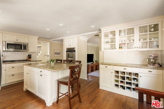 3411 Markridge Road, La Crescenta CA: https://media.crmls.org/mediaz/3bf2398b-d225-46ba-9bf7-8d7b7770007b.jpg