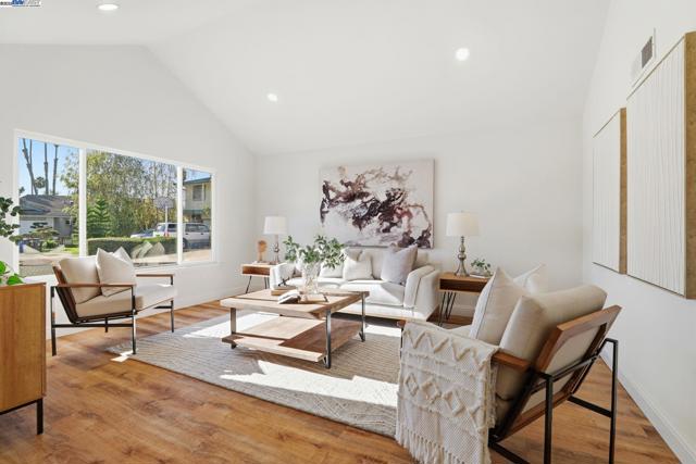 240 Carmelita Pl, Fremont CA: https://media.crmls.org/mediaz/3bf23f3b-f9c6-41f7-9ca7-533c27cd2cb7.jpg