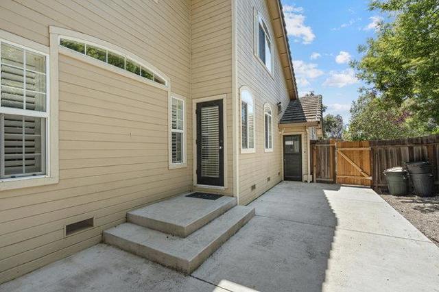 120 Tierra Del Sol, Hollister CA: https://media.crmls.org/mediaz/3bf26a7a-3dcb-4c40-8714-d10d34a767d6.jpg