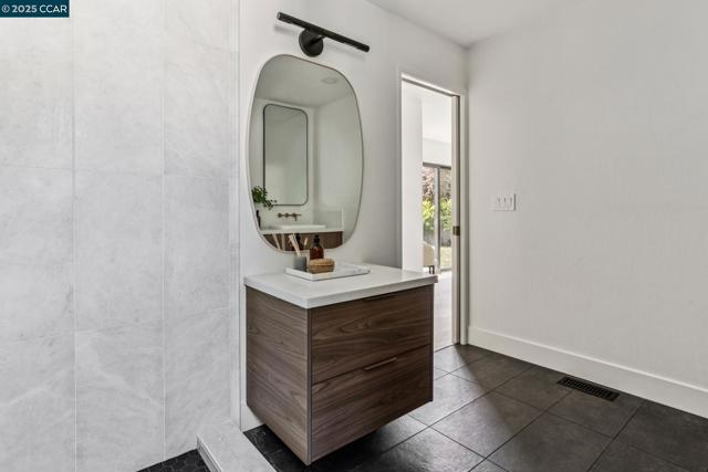 1773 Risdon Road, Concord CA: https://media.crmls.org/mediaz/3bf27f47-9ff5-413f-9cfb-e10a59bddff8.jpg