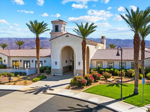 42940 Ascona Lane, Indio CA: https://media.crmls.org/mediaz/3bf2d5cb-8f3b-4d2e-a696-3d6002eae1eb.jpg