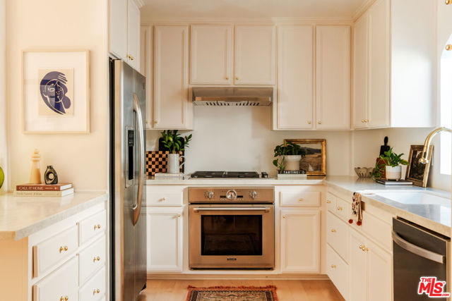 14322 Dickens Street, 2 photo 22