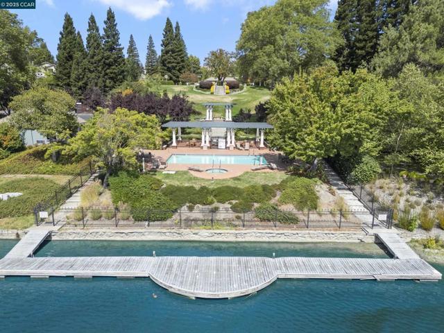 3094 Lakemont Dr, San Ramon CA: https://media.crmls.org/mediaz/3bf34ae7-0480-4111-9709-f7434fc5c735.jpg