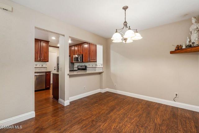 5755 Recodo Way, Camarillo CA: https://media.crmls.org/mediaz/3bf34dd7-d584-462d-b0f5-5c604d111f1e.jpg