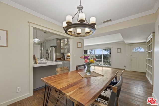 3313 Coy Drive, Sherman Oaks CA: https://media.crmls.org/mediaz/3bf360a7-3dde-49a5-b805-61be3f8f1a34.jpg