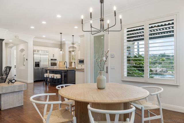 10263 Winecreek Ct, San Diego CA: https://media.crmls.org/mediaz/3bf3f580-a438-4b27-a94f-e04ae982681b.jpg