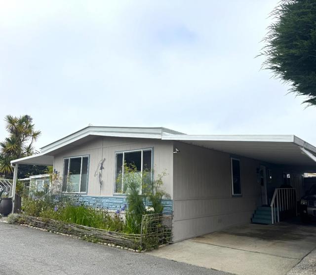 15 Dolphin Court, Half Moon Bay CA: https://media.crmls.org/mediaz/3bf41b4f-c23a-4330-a7c9-b3656b03a59a.jpg