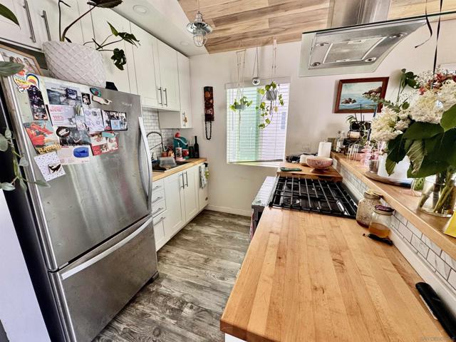 713 San Jose Pl, San Diego CA: https://media.crmls.org/mediaz/3bf42650-3e2a-43a5-a253-29e77df80d61.jpg