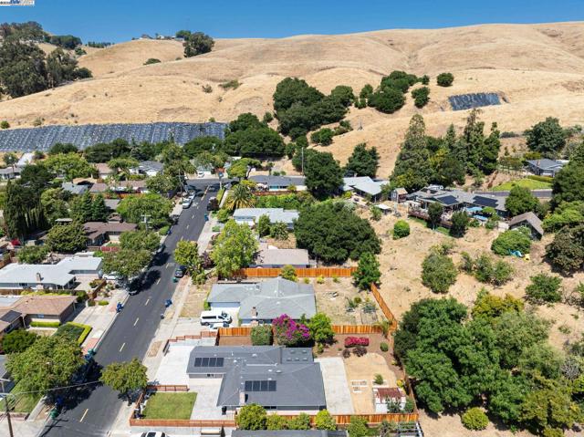 635 Janice Ave, Hayward CA: https://media.crmls.org/mediaz/3bf4e58e-7b22-45c7-85ce-ffed046a300b.jpg