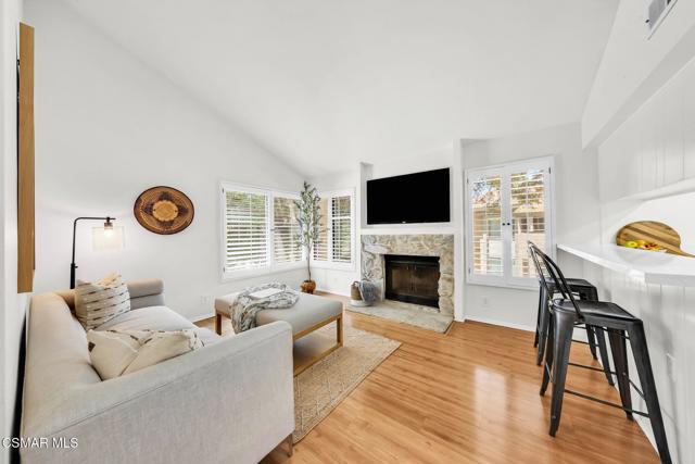 769 Birchpark Circle, Thousand Oaks CA: https://media.crmls.org/mediaz/3bf52fc9-f350-47aa-8813-fdcea5a6c982.jpg